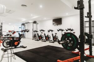 Jak trenować podczas budowy masy mięśniowej – dieta i trening